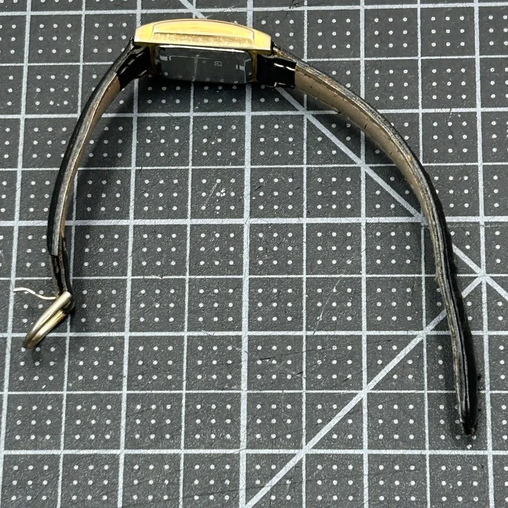Geneva Quartz Watch Gold‎ Tone Rectangular Case Black Leather Band Japan Movt